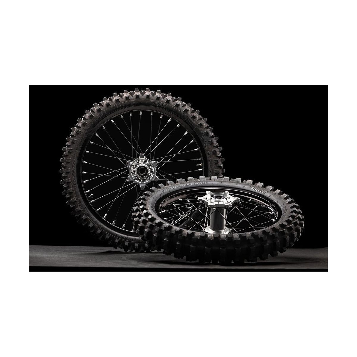 Roue arriere complète avec pneu 19" Stark Varg 
